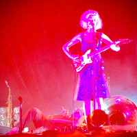 Annie Clark with David Byrne & St. Vincent